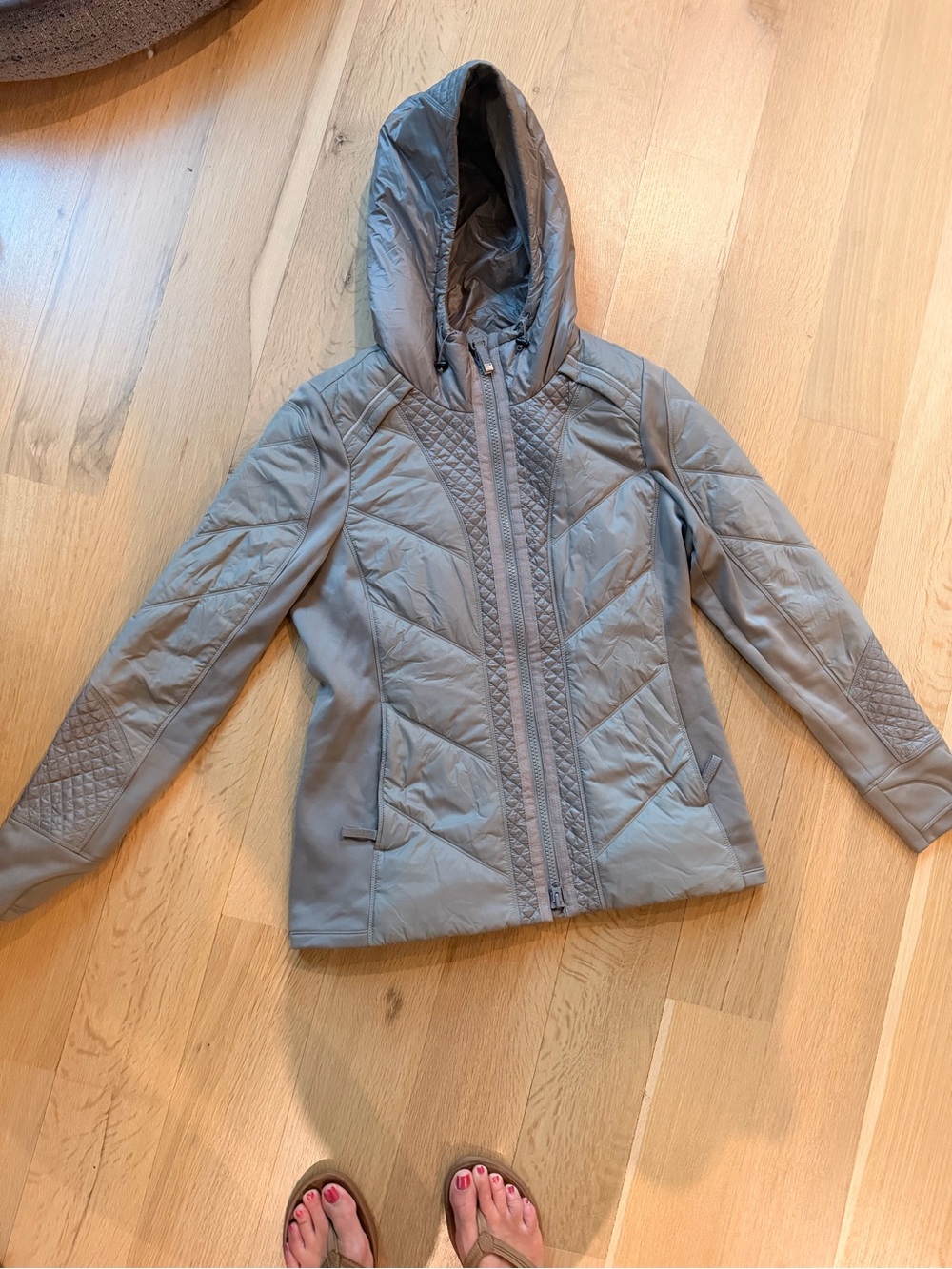 Athleta Hooded Quilted Puffer Jacket in Light Gray